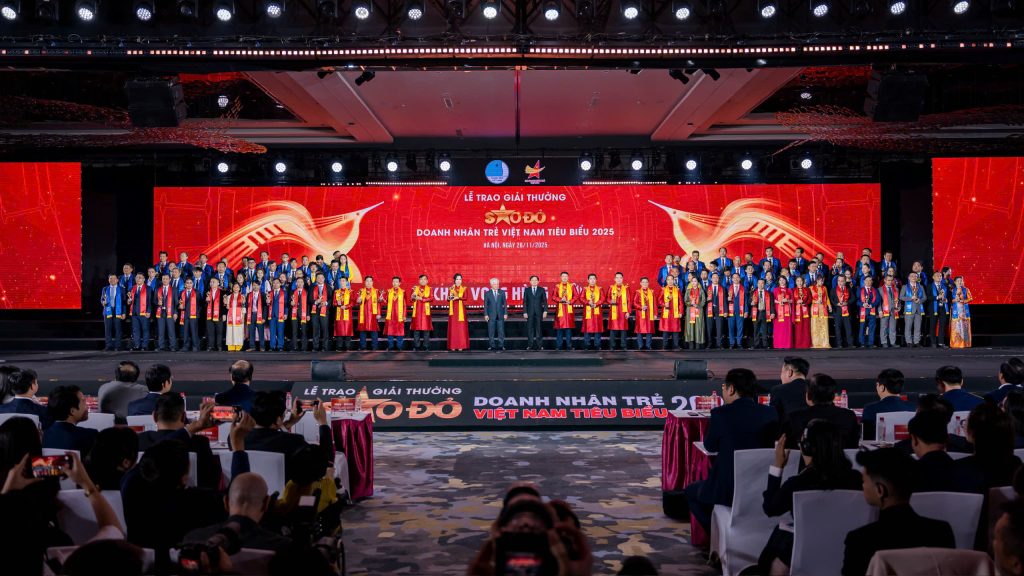 Trao giải Sao Đỏ